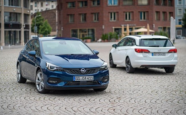 2021 Opel Astra with new exterior layout